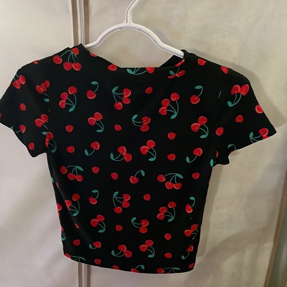 Streetwear Society Cherry Crop-Top Shirt - Picture 2 of 3